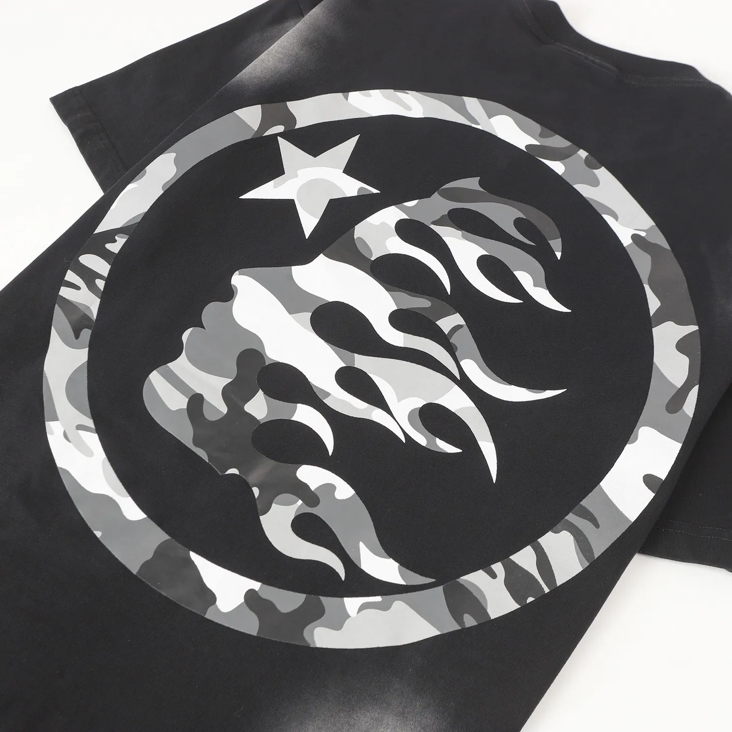 825# Retro Black ｜ P62 Hellstar T （fabric):32 250 Sizes（size）：S-M- L- X L （colour）： Black
